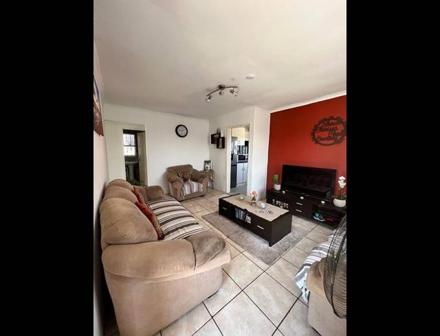 3 BEDROOM HOUSE FOR SALE IN MARIANRIDGE